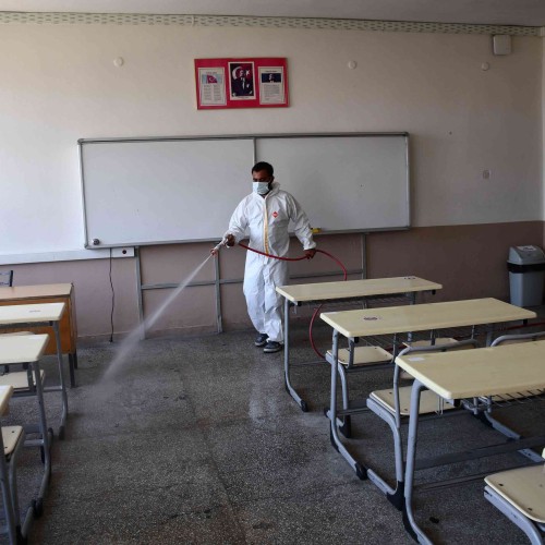 Söke Belediyesi YKS yapılacak Okulları dezenfekte Etti