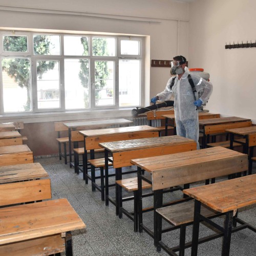 Söke Belediyesi YKS Öncesi Tüm Okulları İlaçladı